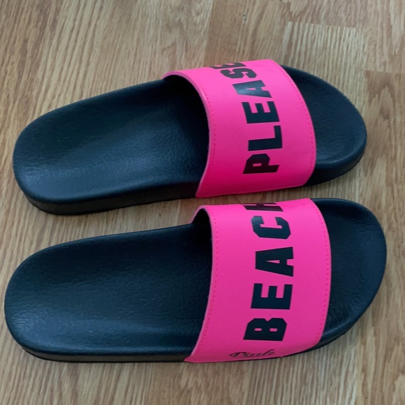 Pink Victoria’s Secret BEACH PLEASE slides - Picture 2 of 11
